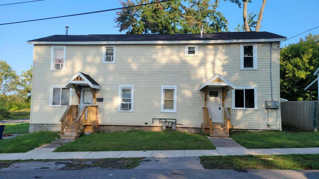 12-14 Tabor St in Baldwinsville, NY - Building Photo