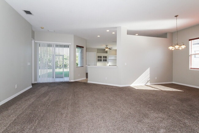 5312 Lexington Dr in Parrish, FL - Building Photo - Building Photo