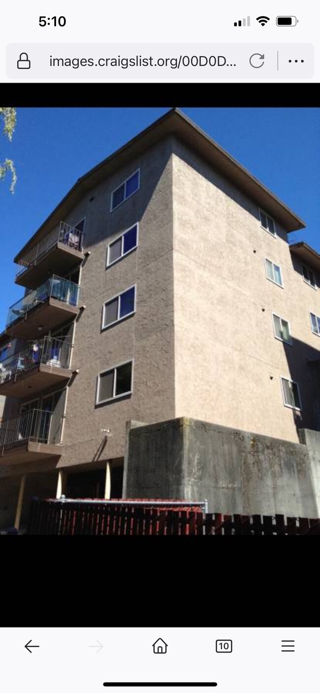 9221 Greenwood Ave N