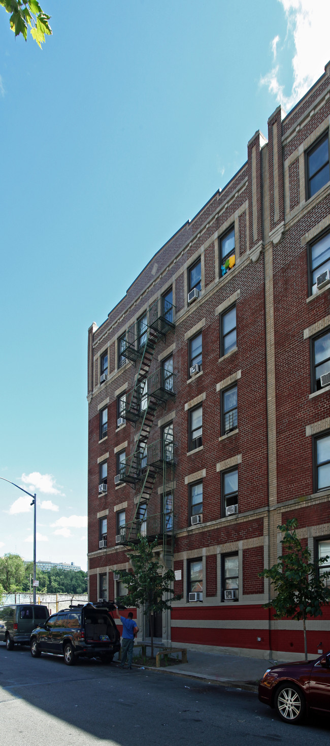 428-438 W 204th St in New York, NY - Building Photo - Building Photo