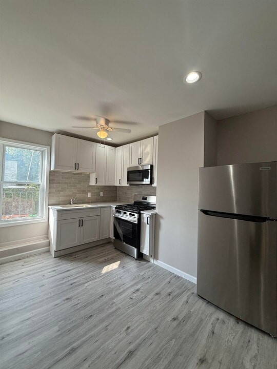 417 Broadway in Bayonne, NJ - Building Photo