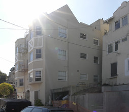 468 Stow Ave in Oakland, CA - Building Photo - Building Photo