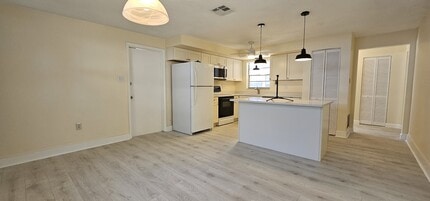 1756 Greenlea Dr in Clearwater, FL - Building Photo - Building Photo