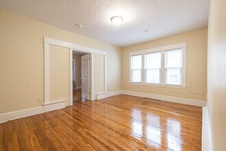 72 Kensington Ave in Springfield, MA - Building Photo - Building Photo