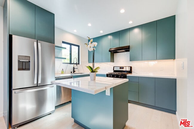 12153 Palms Blvd in Los Angeles, CA - Building Photo - Building Photo