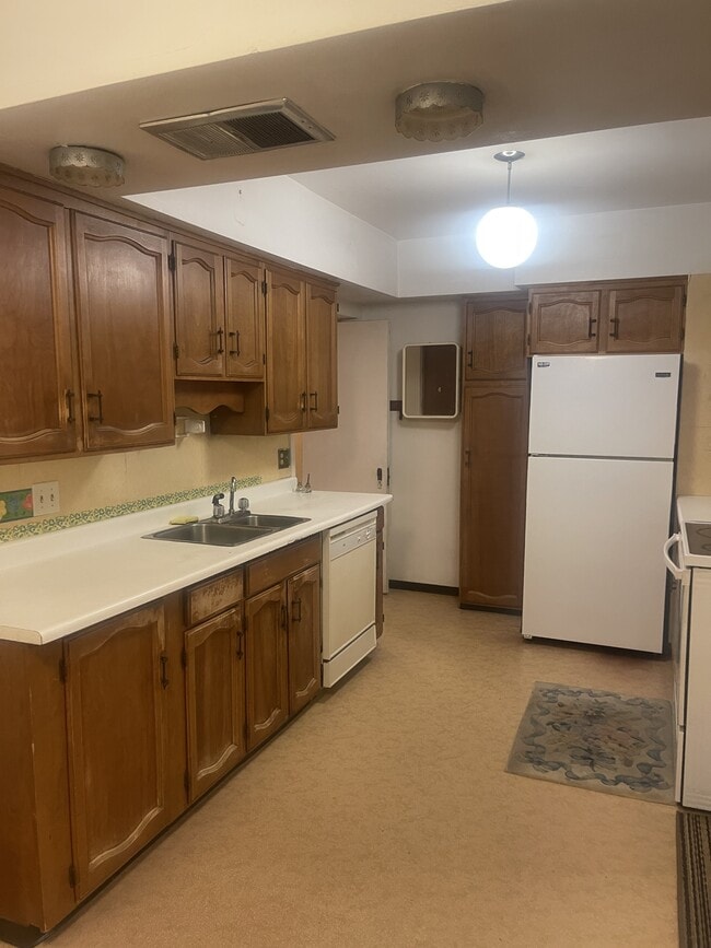 property at 65 W 49th Ave