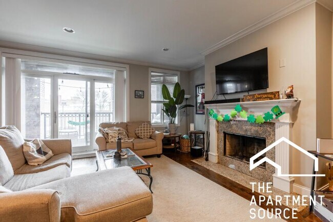 1136 W Diversey Pkwy in Chicago, IL - Building Photo - Building Photo