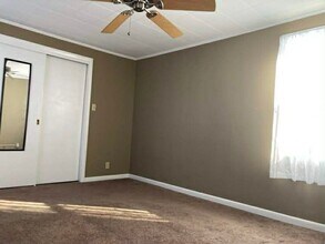 51 Pleasant St in Bristol, CT - Foto de edificio - Building Photo