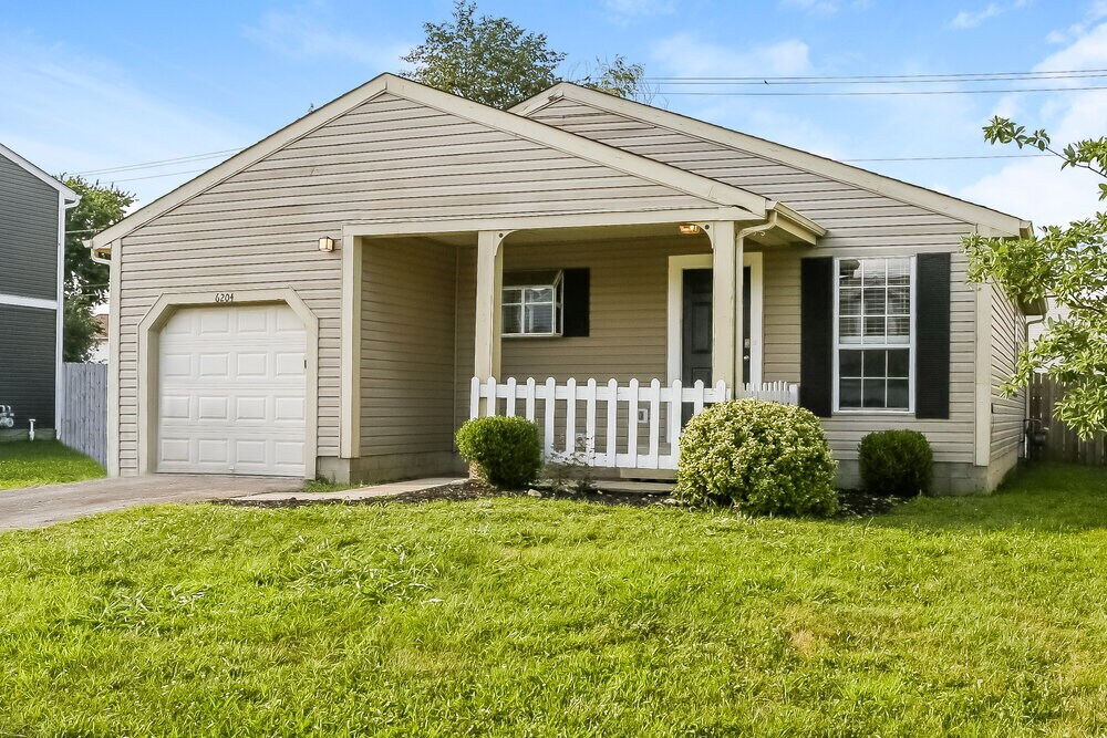 6204 Greenhaven Ave in Galloway, OH - Building Photo