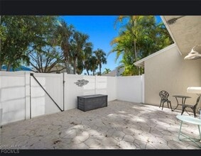 1416 SW 50th St in Cape Coral, FL - Foto de edificio - Building Photo