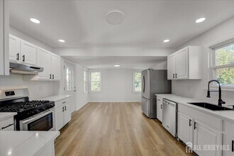 201 Gatzmer Ave in Jamesburg, NJ - Building Photo - Building Photo