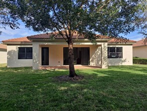 9464 Isles Cay Dr in Delray Beach, FL - Building Photo - Building Photo