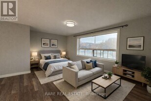 253 Augusta Ave in Toronto, ON - Building Photo