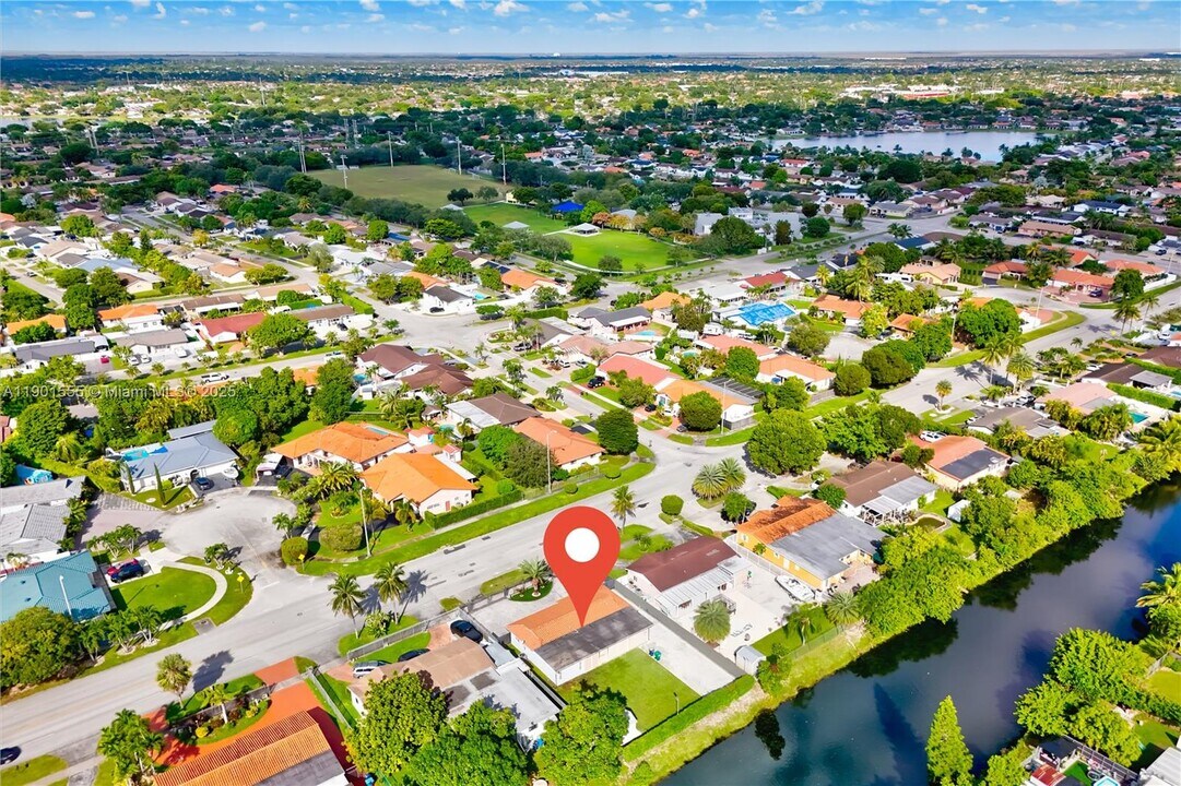 4931 SW 132nd Ave in Miami, FL - Building Photo