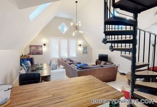 15 Lanark Rd in Brookline, MA - Building Photo - Building Photo
