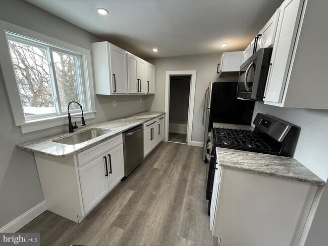 212 Warren St in Beverly, NJ - Building Photo - Building Photo