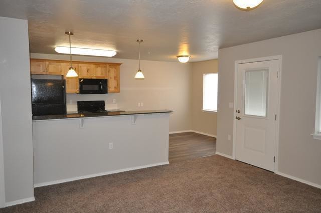 1332 Edgewater Cir-Unit -102 in Nampa, ID - Foto de edificio - Building Photo