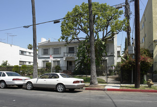 5401 Russell Ave in Los Angeles, CA - Building Photo - Building Photo