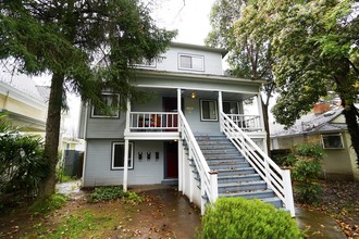 1130 Chestnut St in Chico, CA - Building Photo - Building Photo