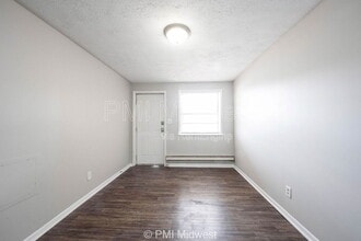 7046 E US Hwy 36, Unit 5 in Avon, IN - Building Photo - Building Photo