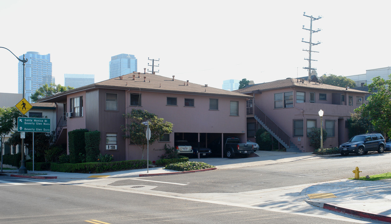 10464 Santa Monica Blvd in Los Angeles, CA - Building Photo