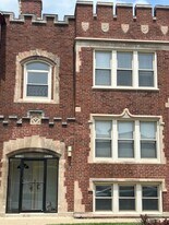 LUELLA in Chicago, IL - Building Photo