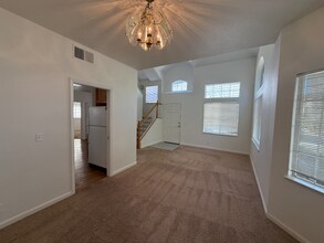 1255 Farragut Cir in Davis, CA - Building Photo - Building Photo