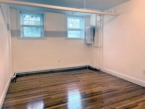 15 Thatcher St, Unit B in Brookline, MA - Building Photo - Building Photo