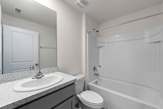 13692 Thimbleberry Dr in Dade City, FL - Building Photo - Building Photo