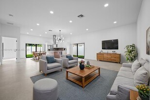 1041 W Lakewood Rd in West Palm Beach, FL - Building Photo