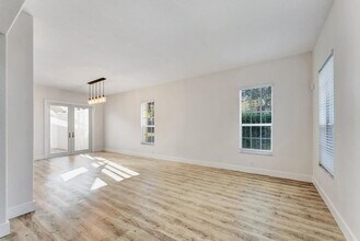 406 NW 25th Ave in Boynton Beach, FL - Building Photo - Building Photo