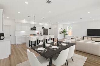 7412 Hezekiah Ln in Houston, TX - Building Photo - Building Photo