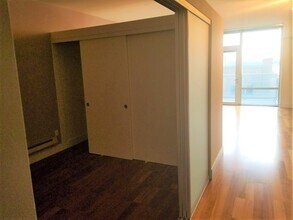 2911 2nd Ave, Unit 609 in Seattle, WA - Building Photo - Building Photo