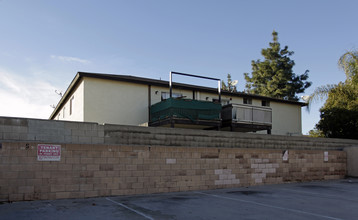 1415 W Stoneridge Ct in Ontario, CA - Building Photo - Building Photo