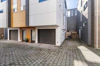 1517 NW 64th St in Seattle, WA - Building Photo - Building Photo