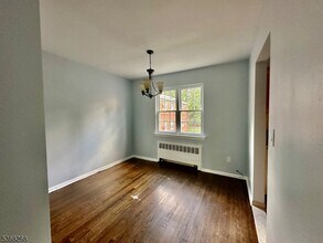 34 Wedgewood Dr in Verona, NJ - Building Photo - Building Photo