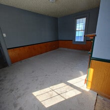 133 E Pennsylvania Ave in New Stanton, PA - Building Photo - Building Photo