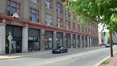 Dunlap Square Apartments in Marinette, WI - Foto de edificio - Building Photo