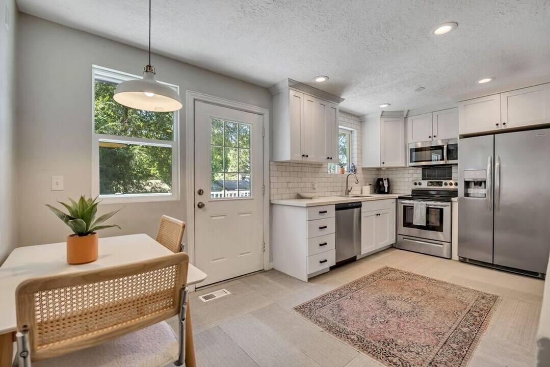 7722 S 1100 E in Midvale, UT - Building Photo