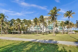 301 Ocean Dr in Miami Beach, FL - Building Photo