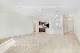 2648 Kersey Dr W in Jacksonville, FL - Foto de edificio - Building Photo