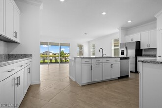 4373 Lemongrass Dr in Ft. Myers, FL - Foto de edificio - Building Photo