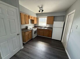 100 NE 10th Ave in Mulberry, FL - Building Photo