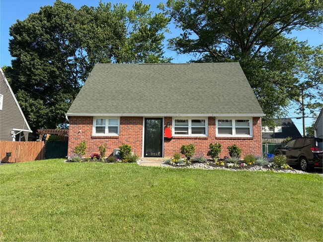 property at 2609 Armstrong Ave