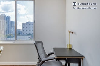 4835 Cordell Ave in Bethesda, MD - Foto de edificio - Building Photo