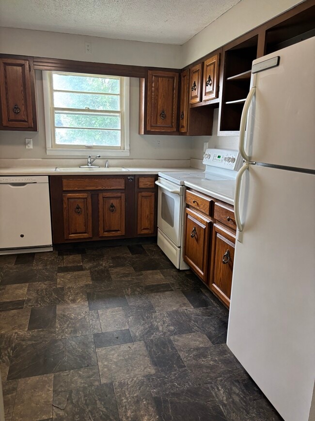 414 4th Ave, Unit A in Clarence, IA - Building Photo - Building Photo