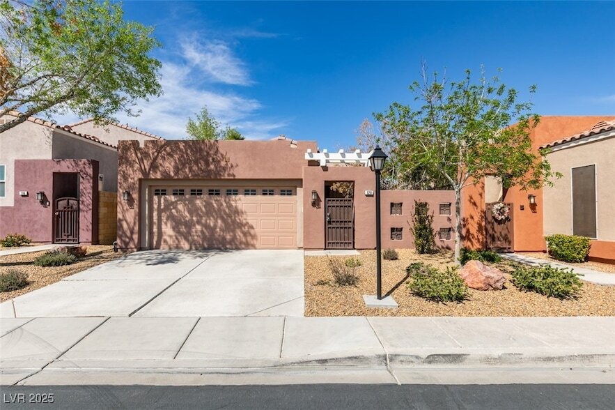120 Woolman Rink Ave in Las Vegas, NV - Building Photo