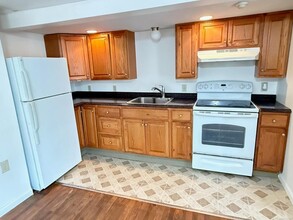 23 Hayward Ave in Colchester, CT - Building Photo - Building Photo