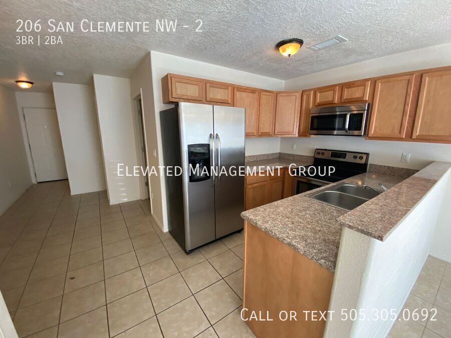 206 San Clemente Ave NW in Albuquerque, NM - Building Photo