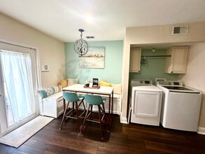 3347 W Wyoming Cir in Tampa, FL - Building Photo - Building Photo